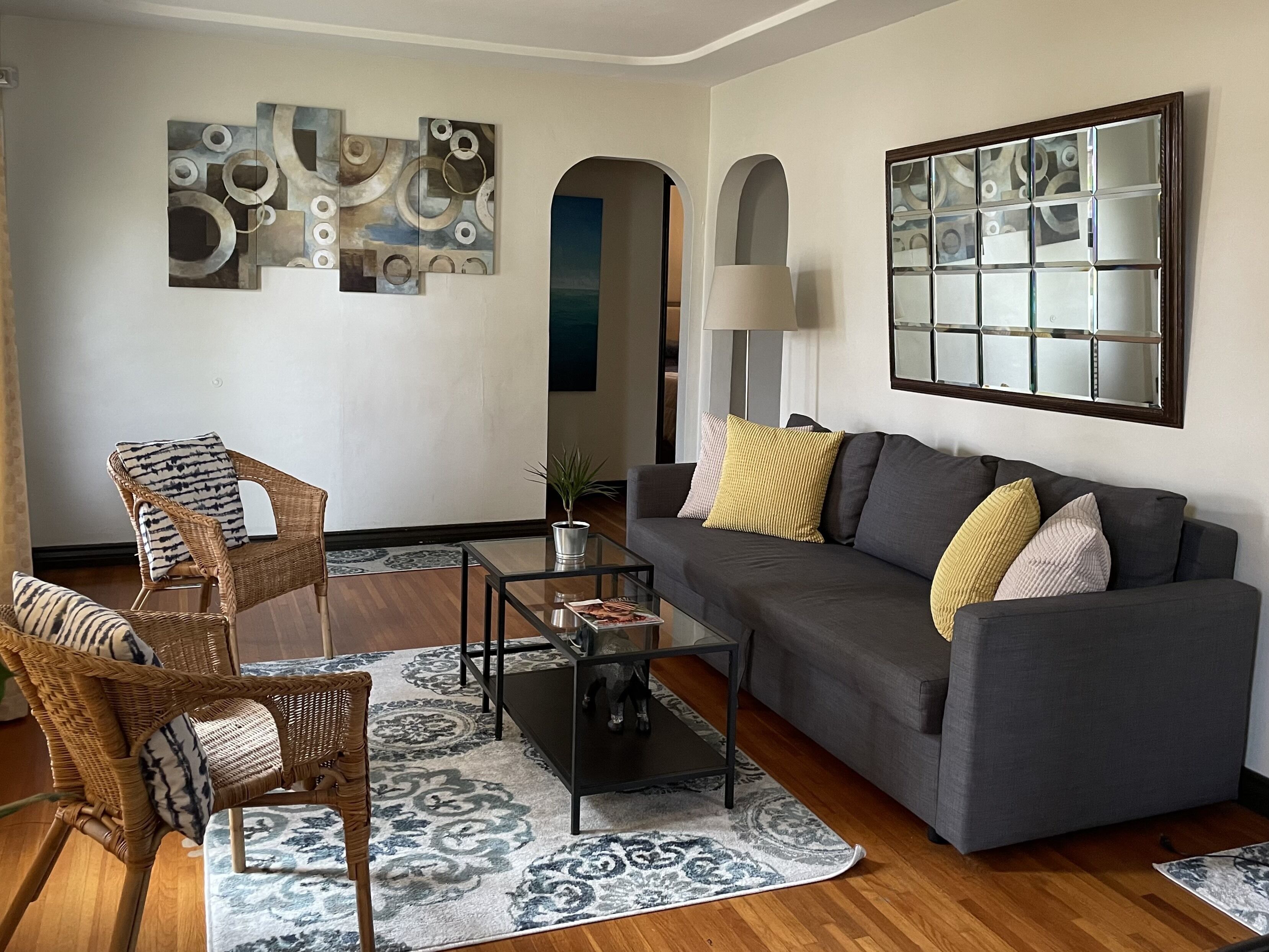 Lovely house in the suburbs! Privacy & comfort!