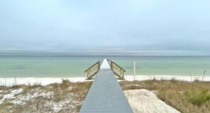 Beach nearby - Pensacola Beach with deck views of the Gulf .Pet friendly . (Pensacola Beach)