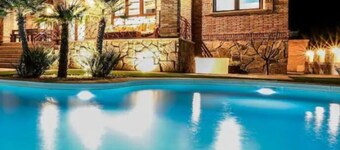 Luxe Experience Toledo | Pool | BBQ | Billiards | Billiards