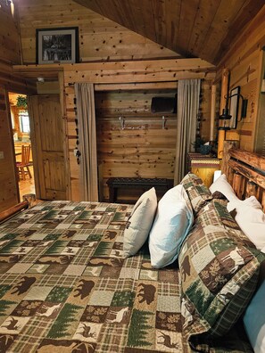 2 bedrooms, desk, iron/ironing board, free WiFi