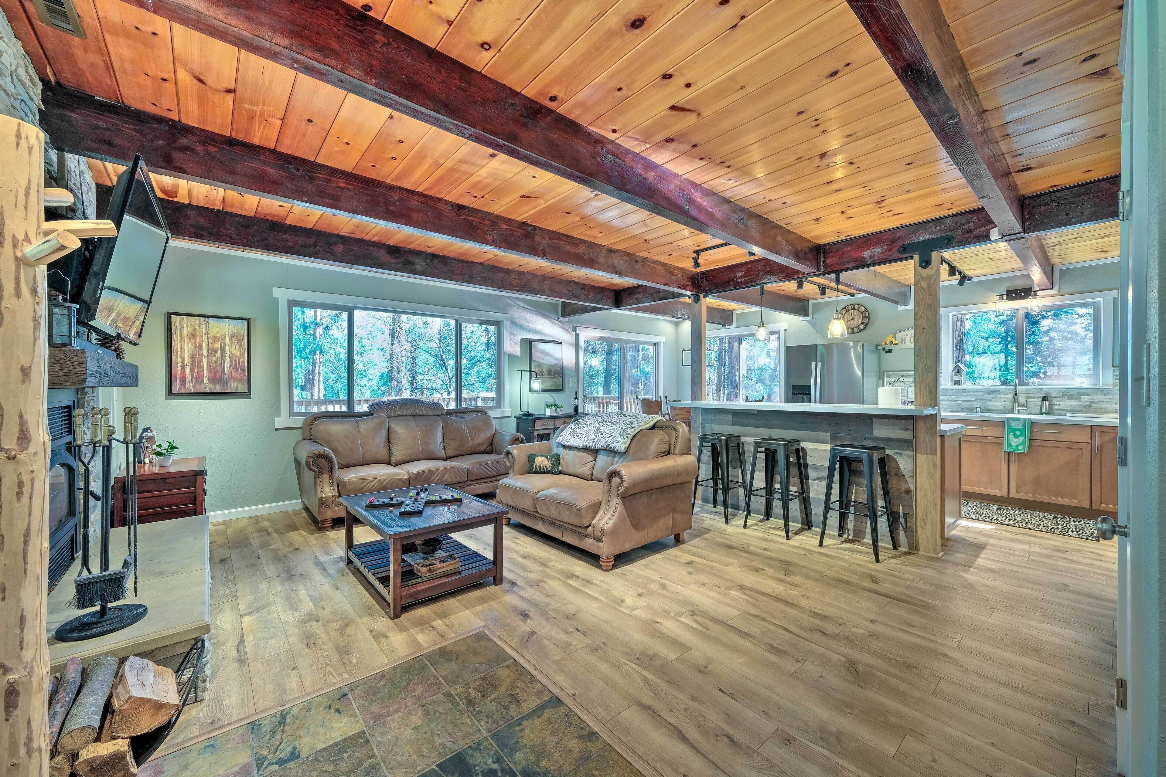 ‘Oso Cozy Cabin’ Arnold Retreat with Game Room!