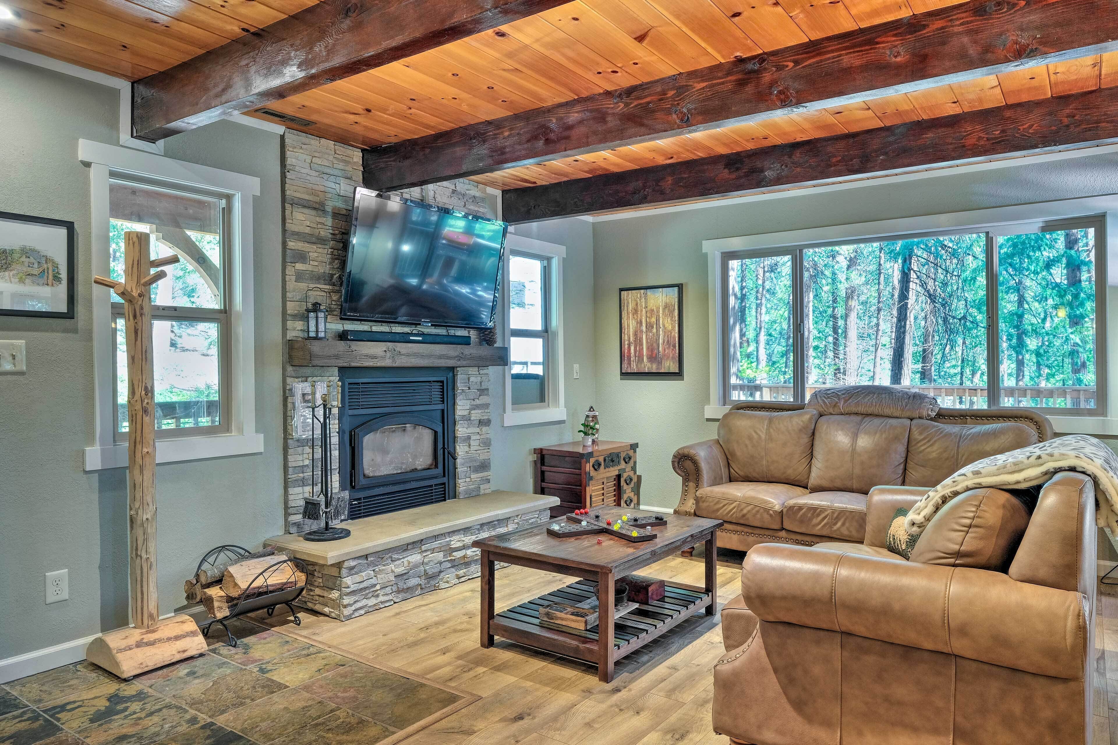 ‘Oso Cozy Cabin’ Arnold Retreat with Game Room!