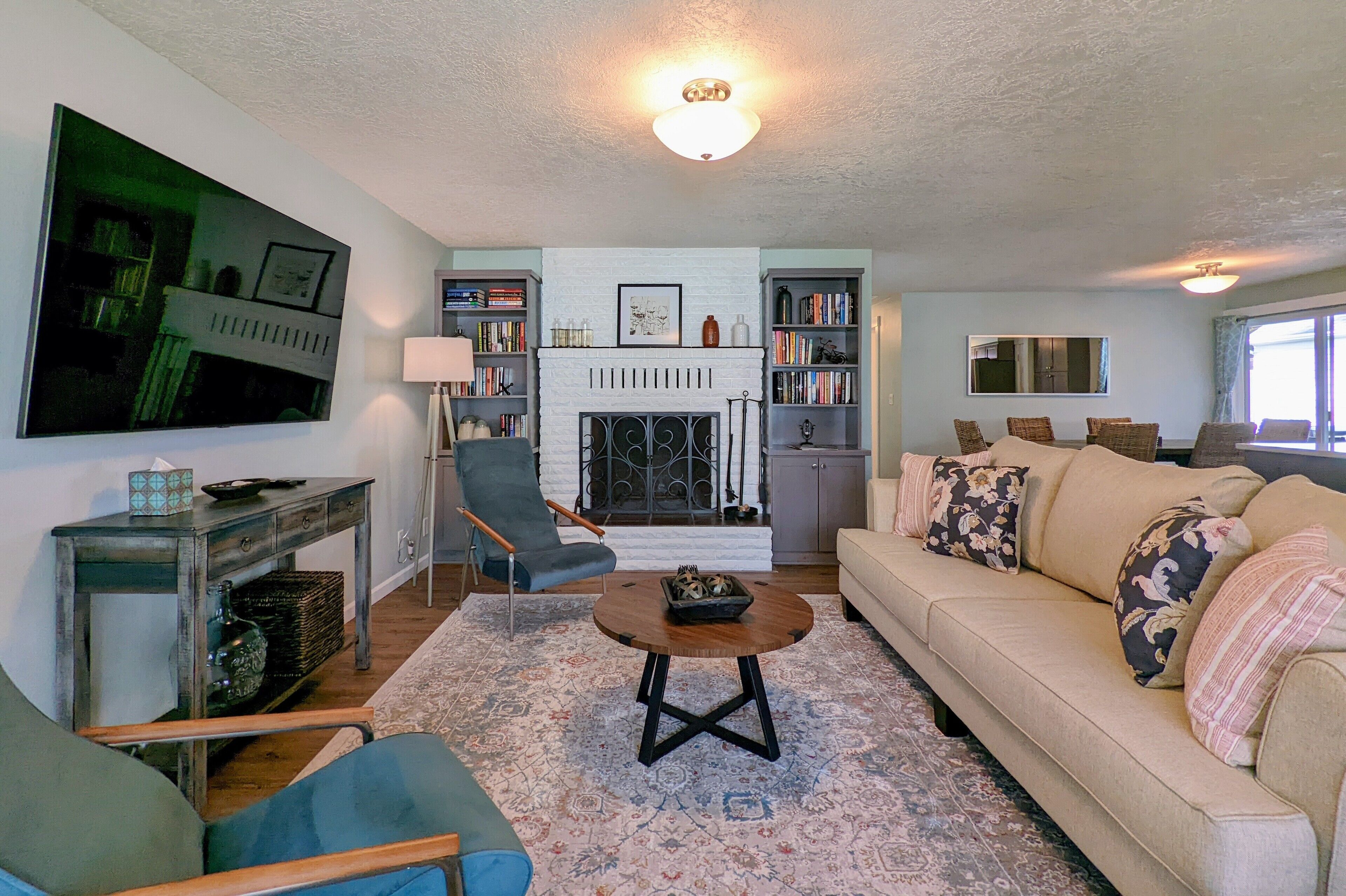 A Charming Home In Historic McMinnville For Your Family`s Holiday