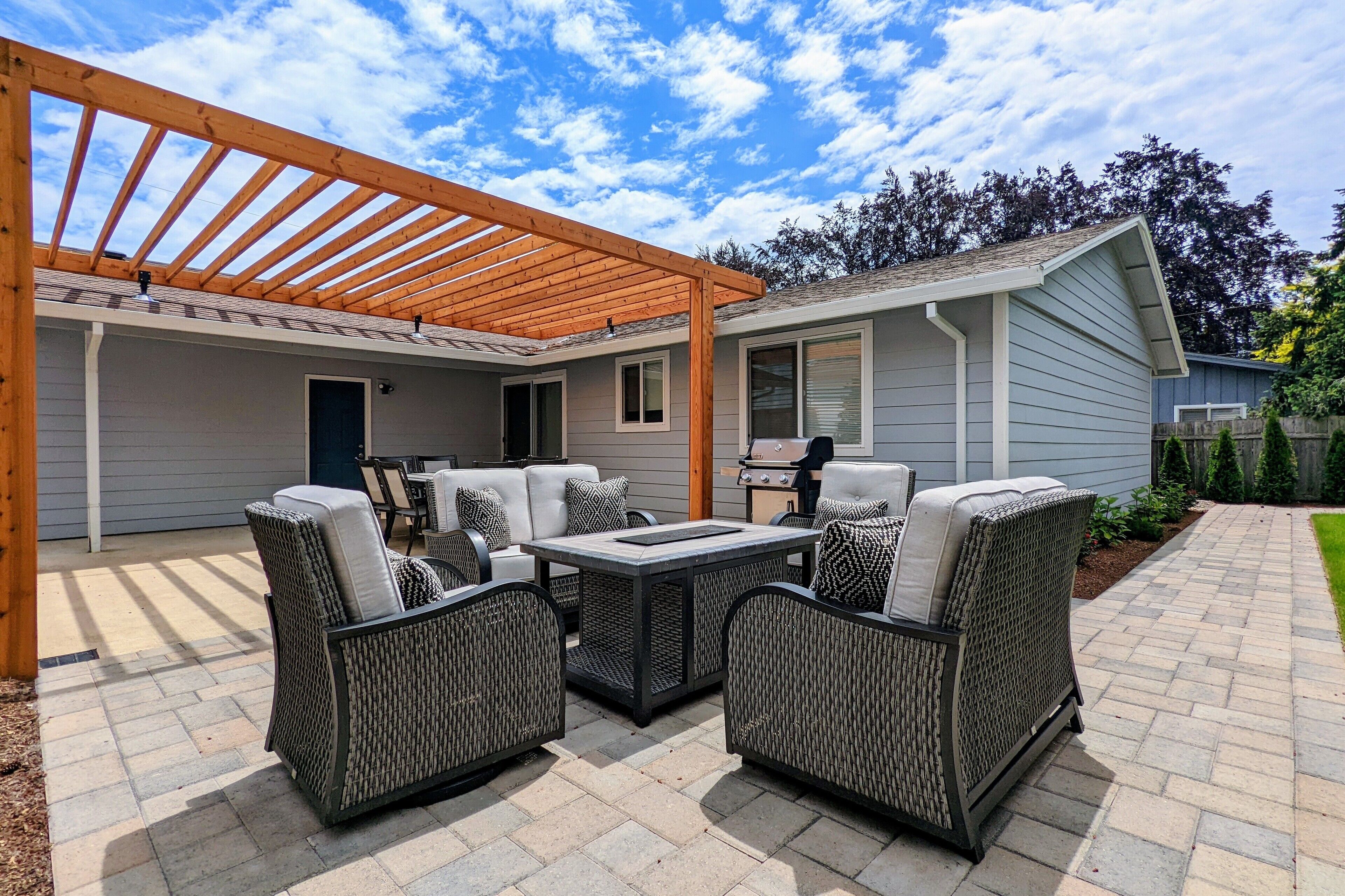 A Charming Home In Historic McMinnville For Your Family`s Holiday