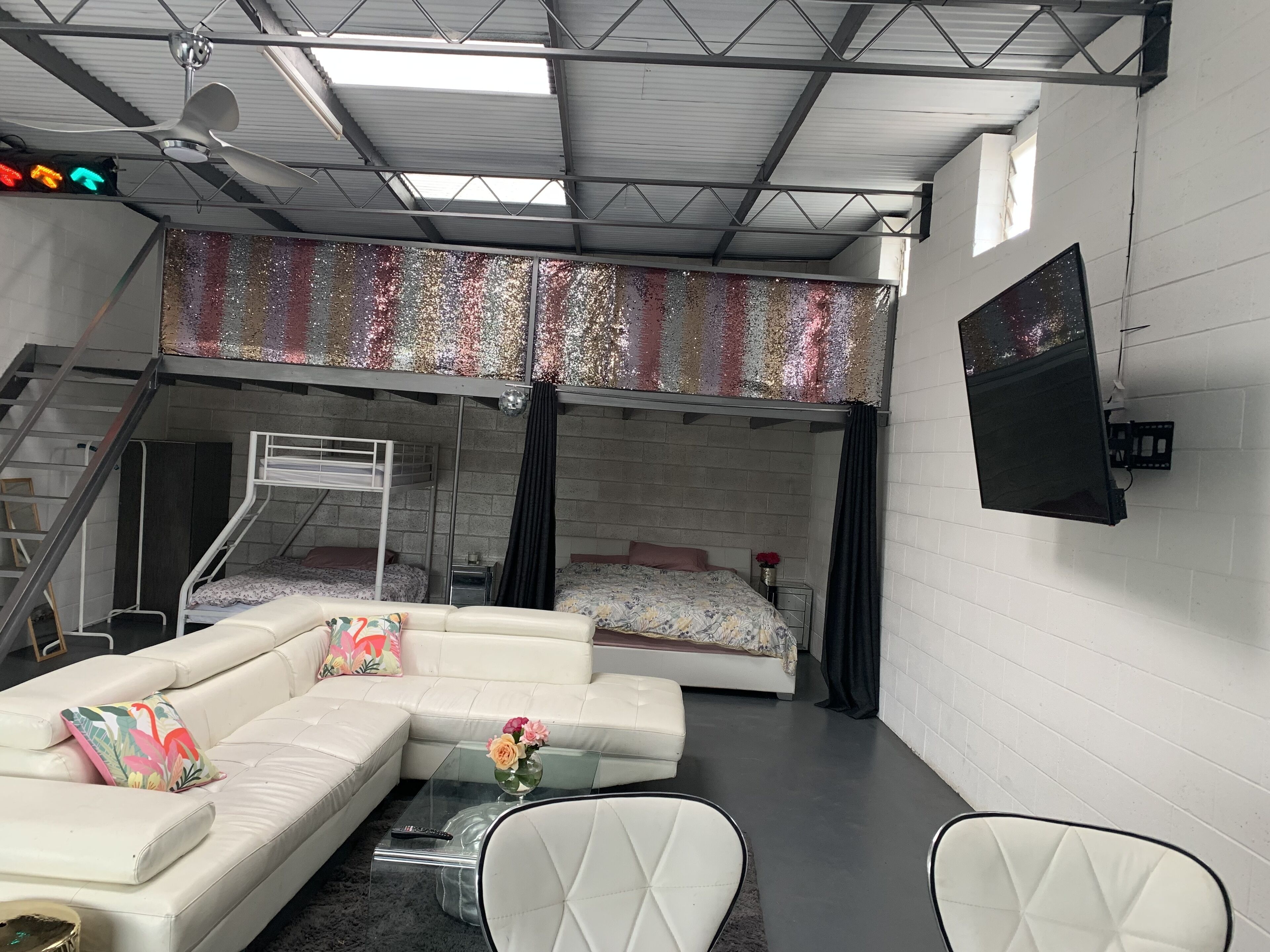 Funky large studio on Strathalbyn