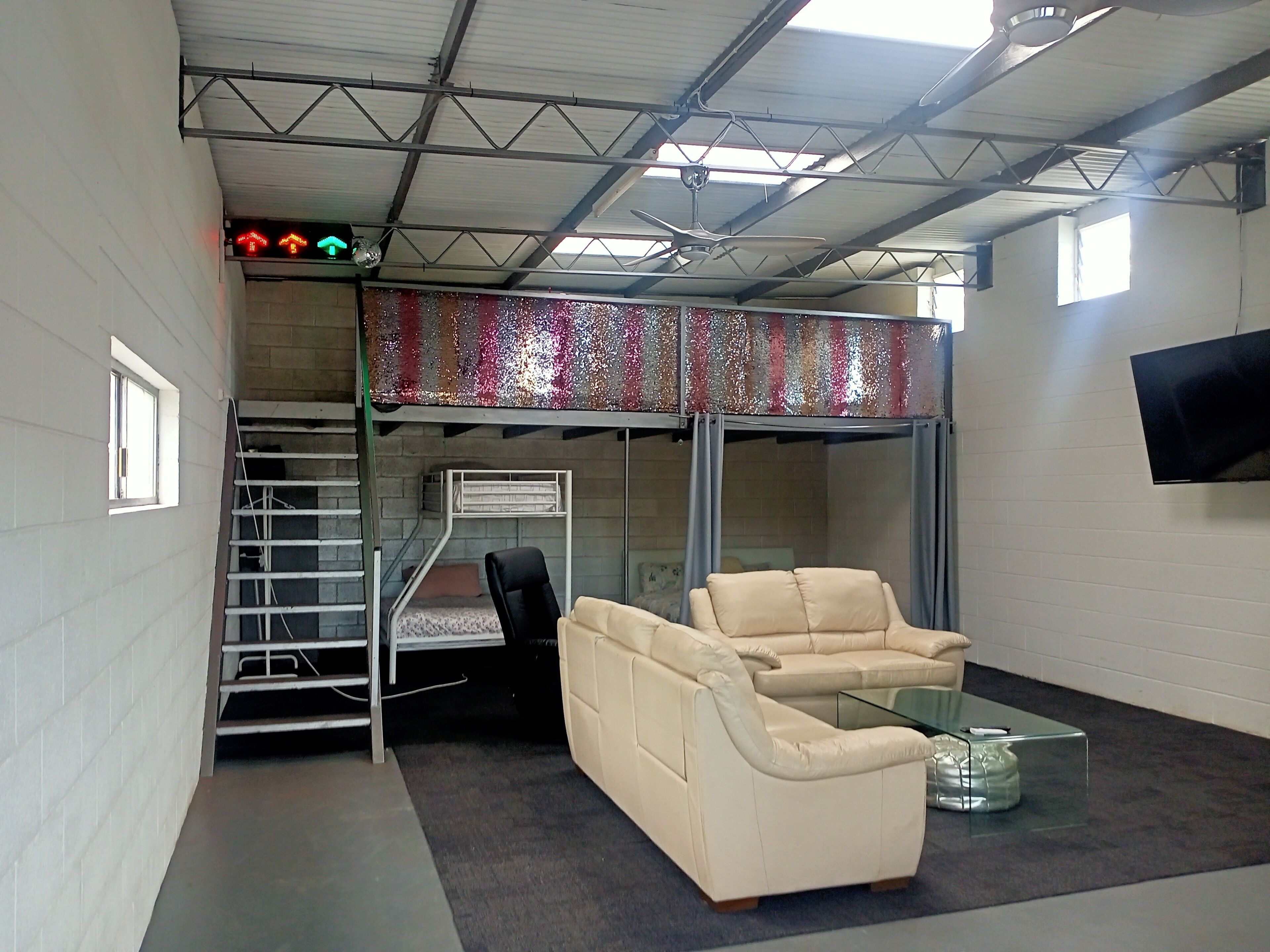 Funky large studio on Strathalbyn