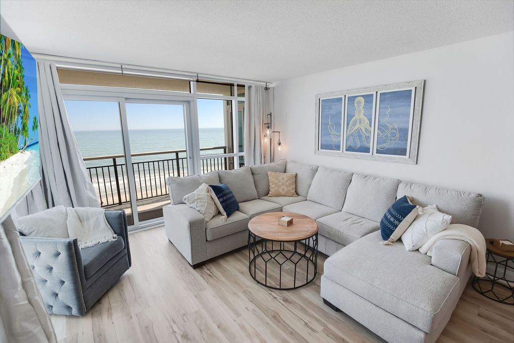 Stunning oceanfront, newly remodeled, sleeps 10