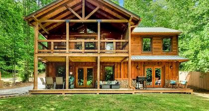 Tranquil Creekside Getaway at Autumn's Bend! Private-Games-Firepit-BBQ-Foosball