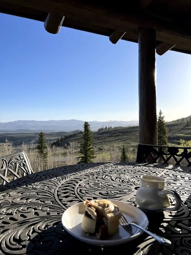 Cozy Cabin with Jaw-Dropping views of Gore Pass