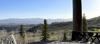 Cozy Cabin with Jaw-Dropping views of Gore Pass