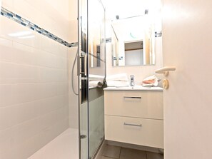 Bathroom - Le Village (C4221) by Interhome (Agay Village Cap Esterel)