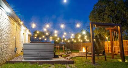 Big D Dallas Home : Hot Tub, Fire pit, large yard