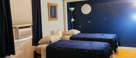 2 Schlafzimmer, Schreibtisch, Bügeleisen/Bügelbrett, WLAN