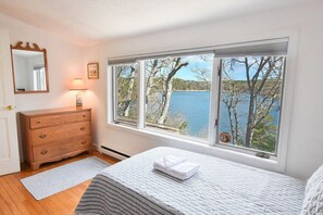 4 habitaciones, tabla de planchar con plancha, wifi y ropa de cama