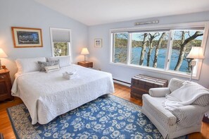 4 chambres, fer et planche à repasser, Wi-Fi, draps fournis