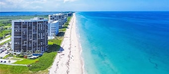 2 bdr on Water 1142 Nettles Blvd, Island Resort: Piers for 32 ft boat, hot tubs