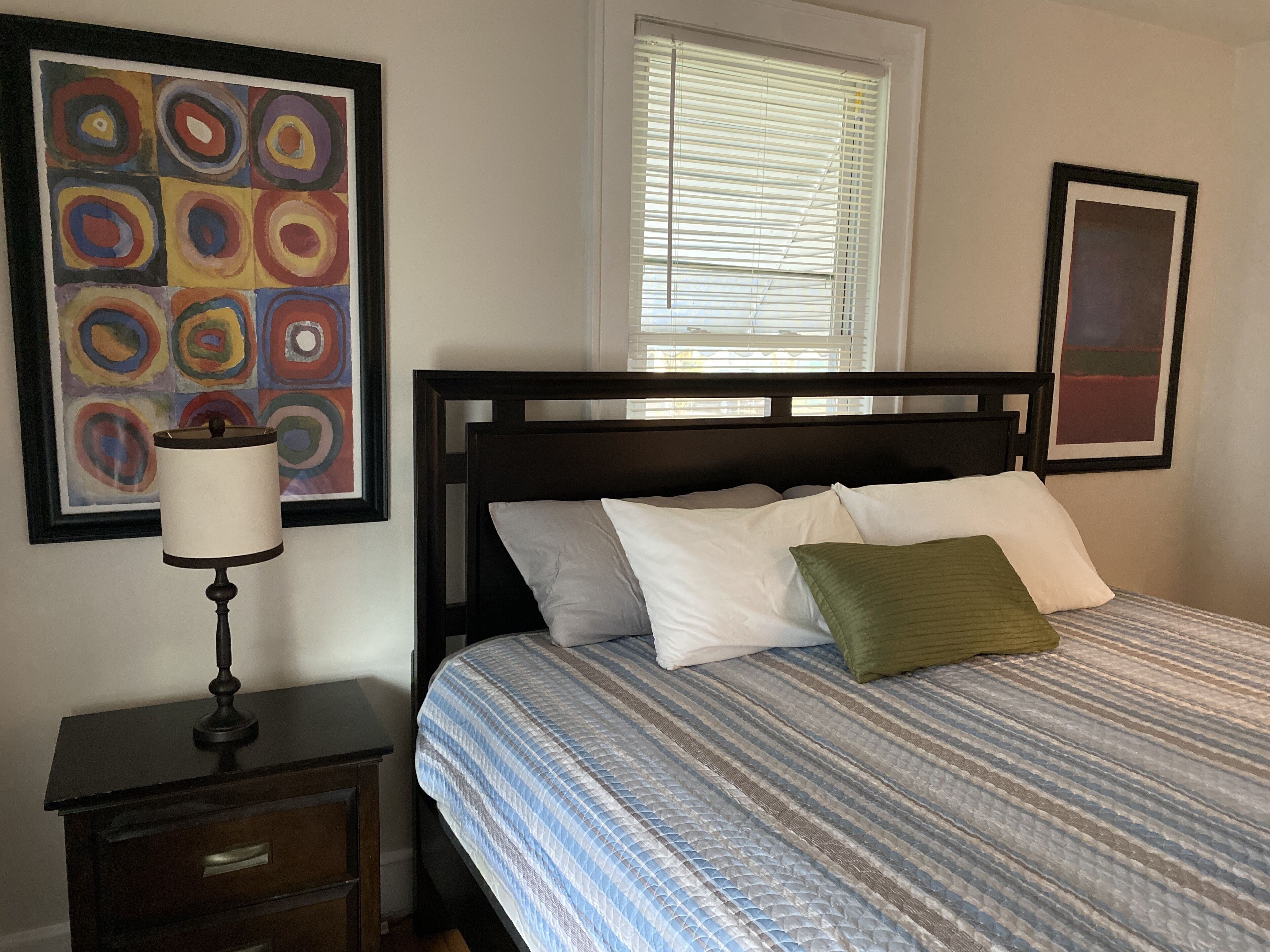 Cute & Cozy 3BR/1BA - Only 10 mins to Downtown Charleston!