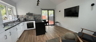 Derby Bank House Cabin- one bedroom with full kitchen