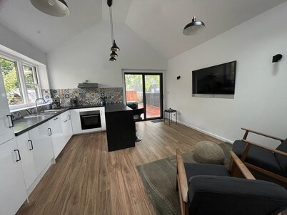 Derby Bank House Cabin- one bedroom with full kitchen