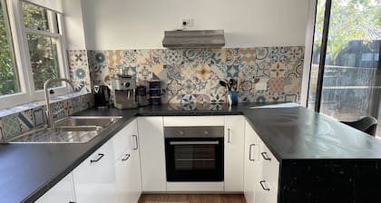 Derby Bank House Cabin- one bedroom with full kitchen