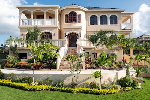 We Are Safe & Fully Operational

Villa Deluxe Paradise✔ new, beach access✔ chef,