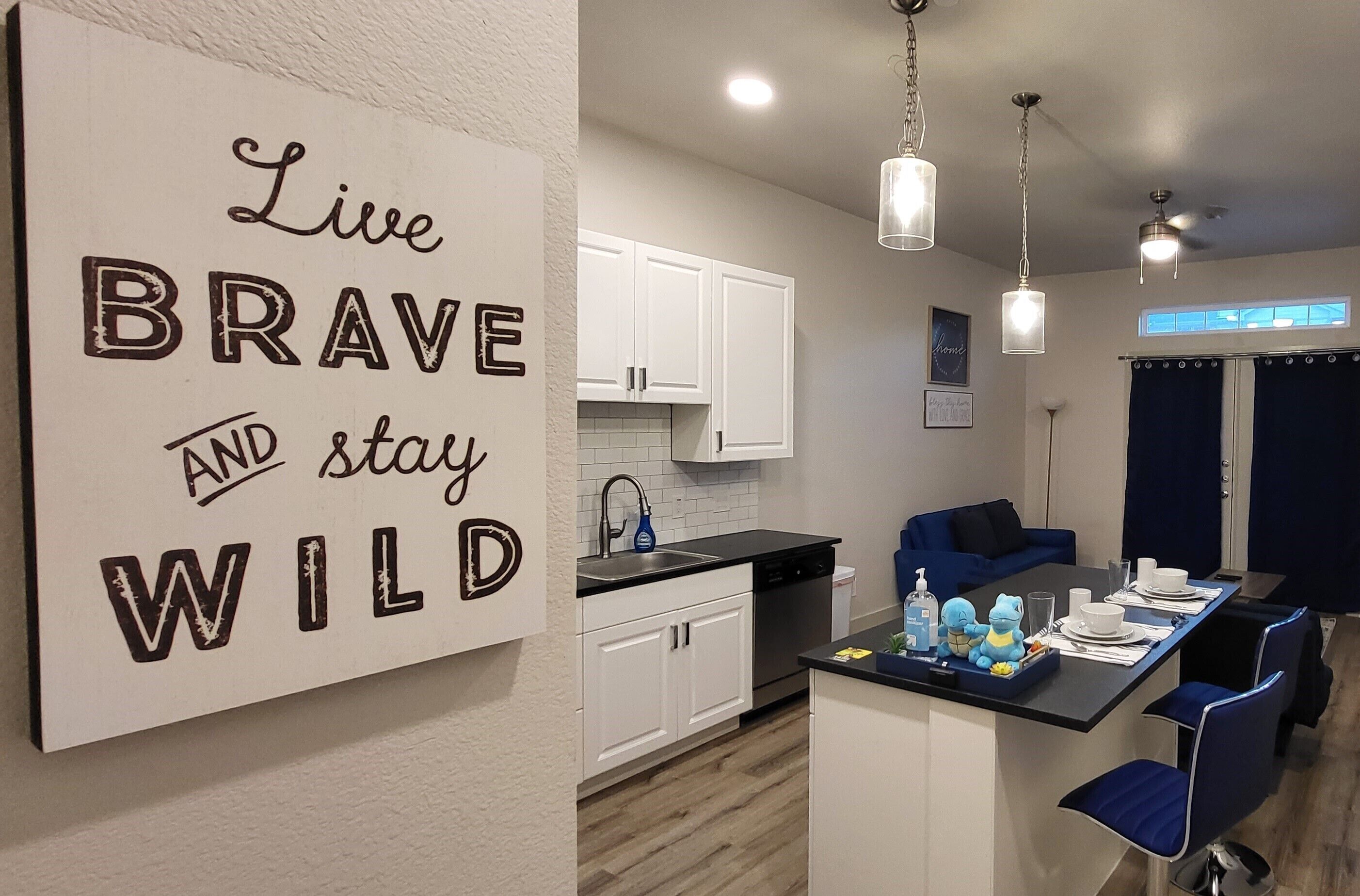 Homey 1 Bedroom Apartment for Short or Long Stays!