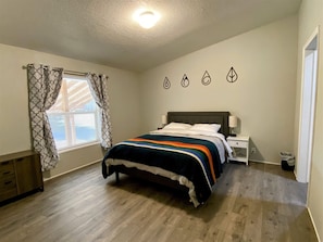3 bedrooms, desk, travel crib, free WiFi