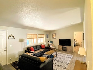 TV, fireplace - Little Woods Outpost | Wifi, AC, Hot tub (Randle)