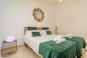 4 slaapkamers, een strijkplank/strijkijzer, gratis wifi, beddengoed