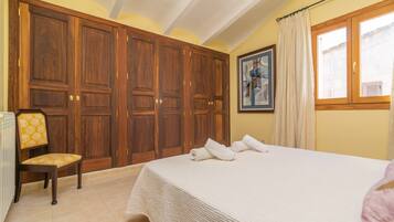 4 habitaciones, tabla de planchar con plancha y wifi gratis