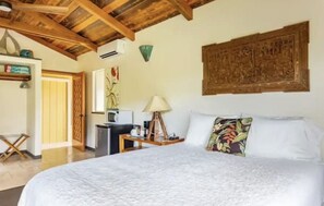 1 bedroom, travel cot, free WiFi, bed sheets