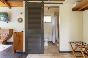 Interior - Escape to your private oasis (Hilo)