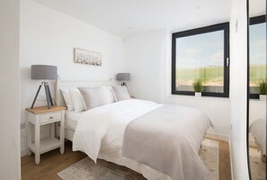 2 Schlafzimmer, Reisekinderbett, kostenloses WLAN, Bettwäsche