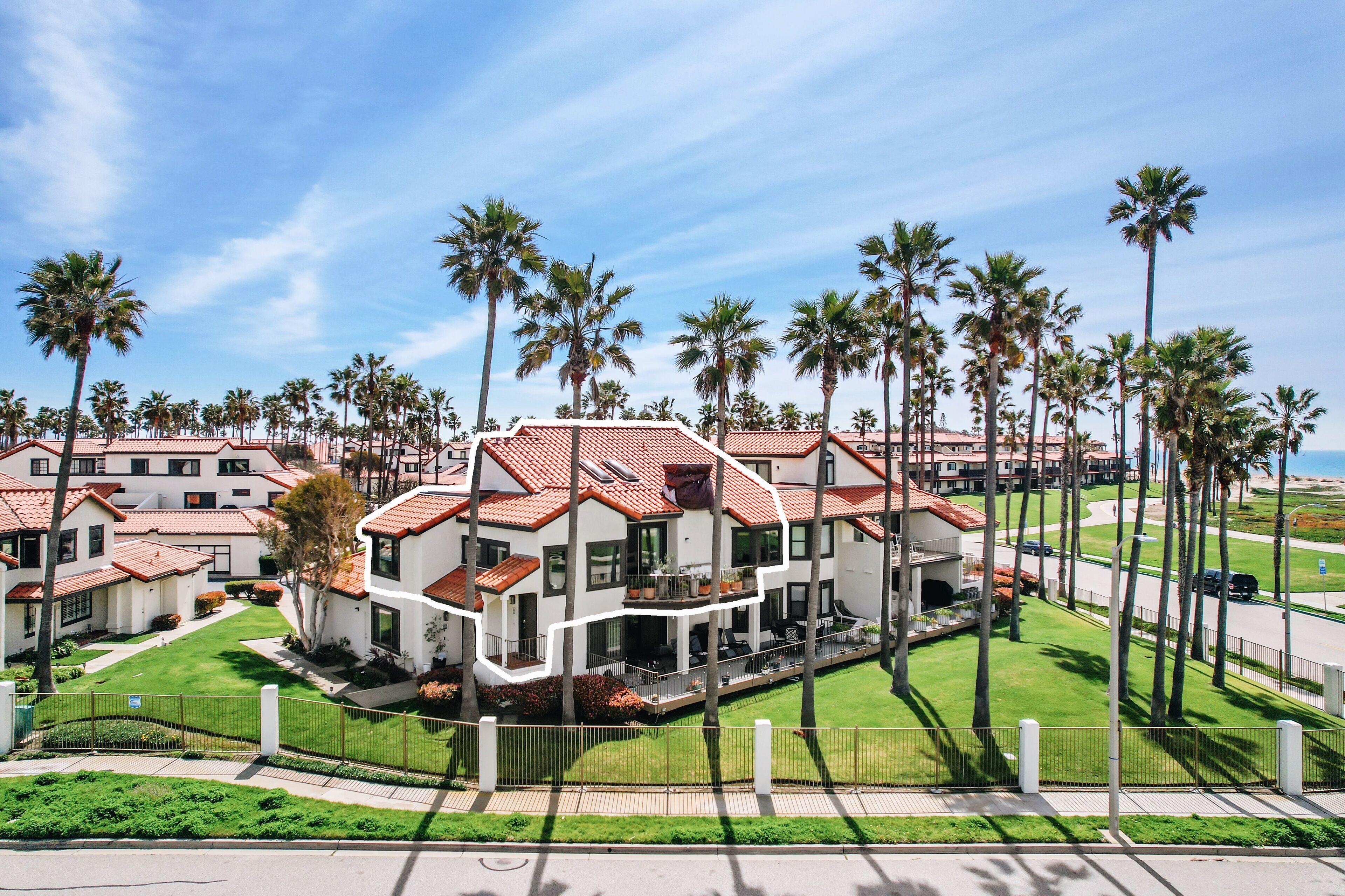 Gorgeous 3 Bedroom Beachfront Condo w/ Ocean Views