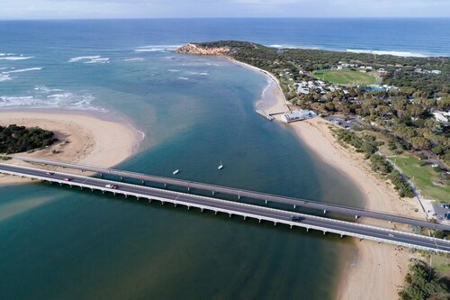 Belle Retreat by the River & Ocean (Pet Friendly)