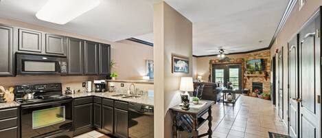 Condo, 1 Bedroom | Private kitchen | Fridge, oven, coffee/tea maker, toaster