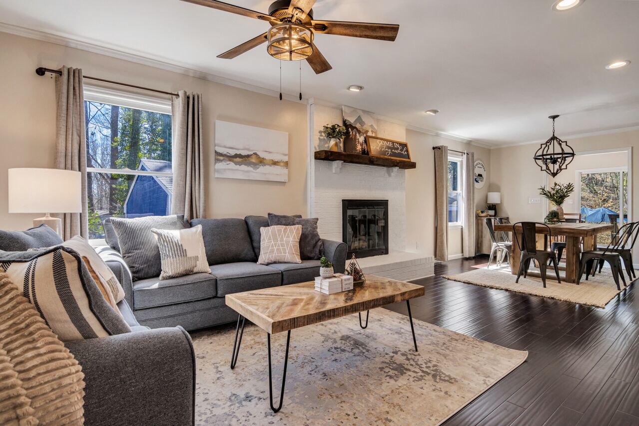 NEW Seneca Creek Hideaway | Hot Tub | Bar & Game Room | Close to Lakes & Clemson