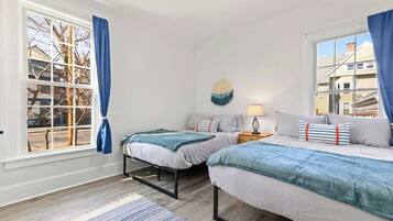 3 bedrooms, desk, iron/ironing board, travel crib