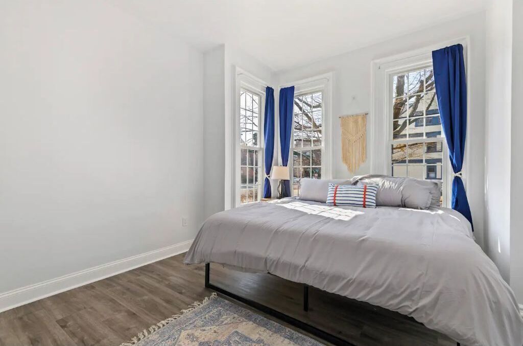 3 bedrooms, iron/ironing board, travel crib, free WiFi