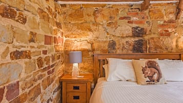3 bedrooms, iron/ironing board, travel crib, free WiFi