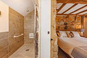 3 bedrooms, iron/ironing board, travel crib, free WiFi - Bellflower Cottage - Ashdown Forest (Haywards Heath)