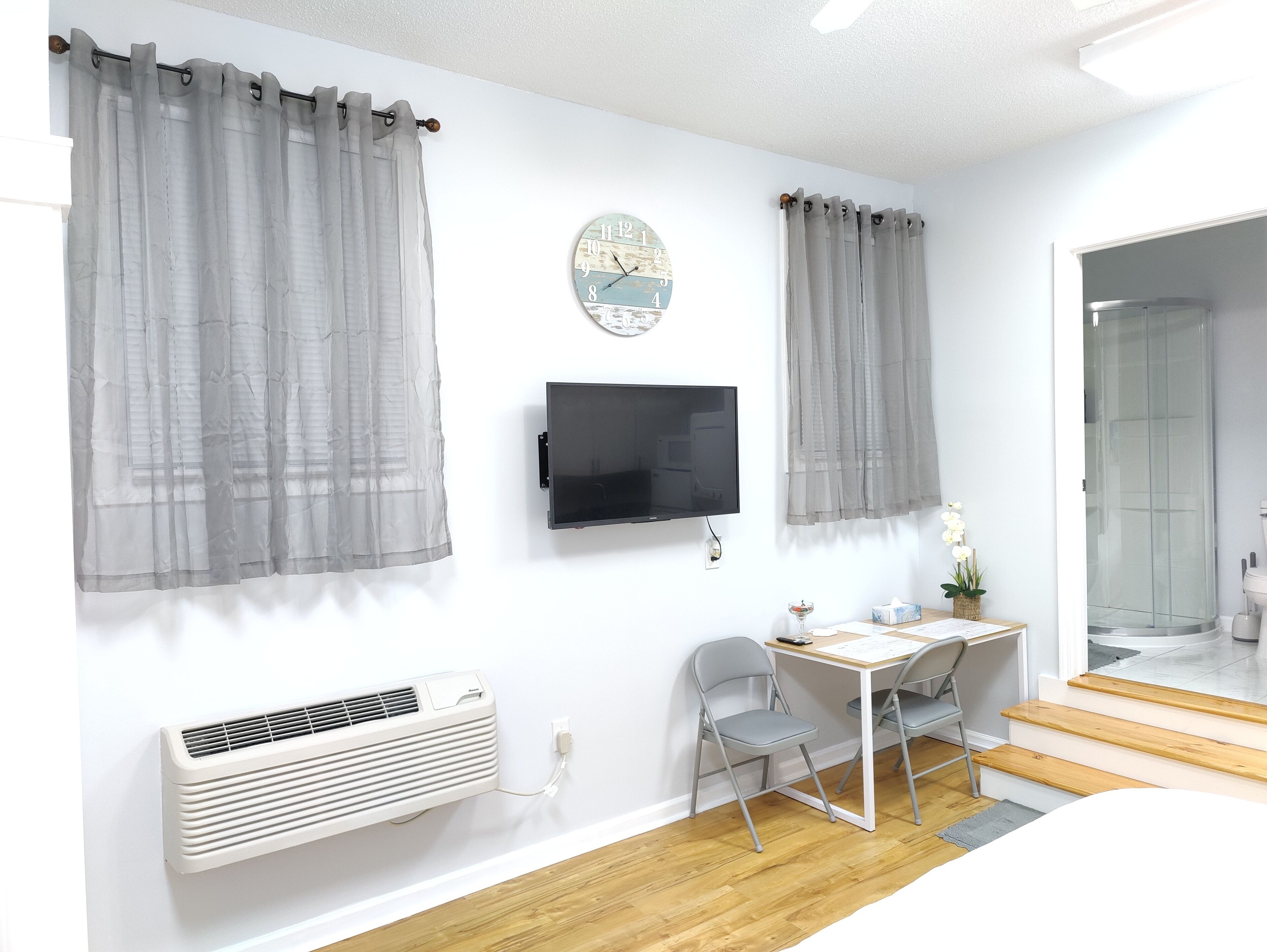 Luxury Master Suite king size bed full bathroom in the center of Myrtle BeachSC