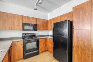 冰箱、微波炉、烤箱、洗碗机