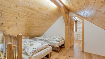 3 bedrooms, free WiFi, bed sheets