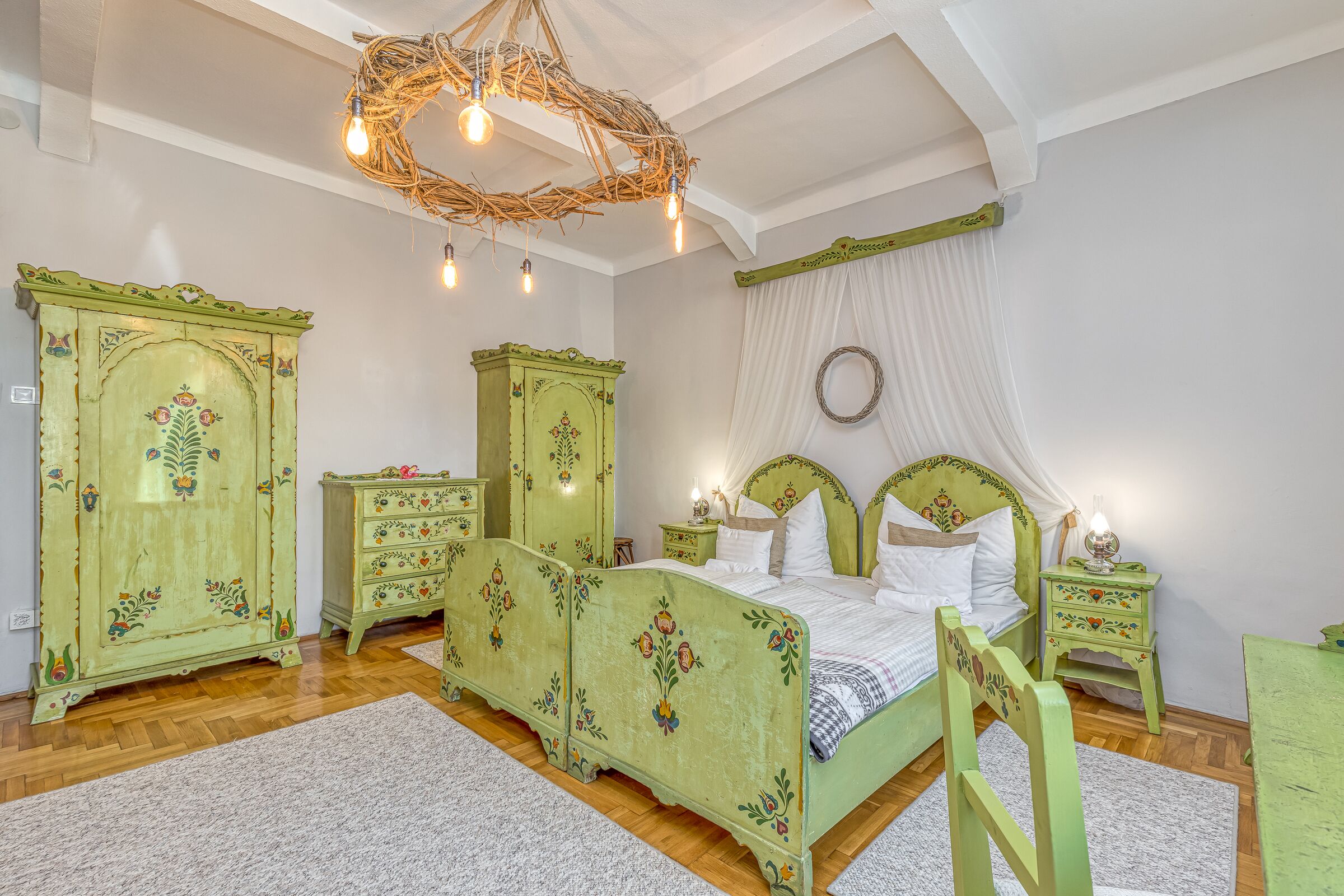 2 chambres, bureau, fer et planche à repasser, Wi-Fi gratuit