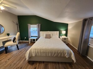 3 Schlafzimmer, Schreibtisch, Bügeleisen/Bügelbrett, kostenloses WLAN