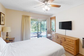 3 bedrooms, iron/ironing board, Internet, bed sheets