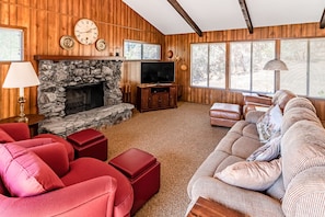 TV, fireplace, DVD player