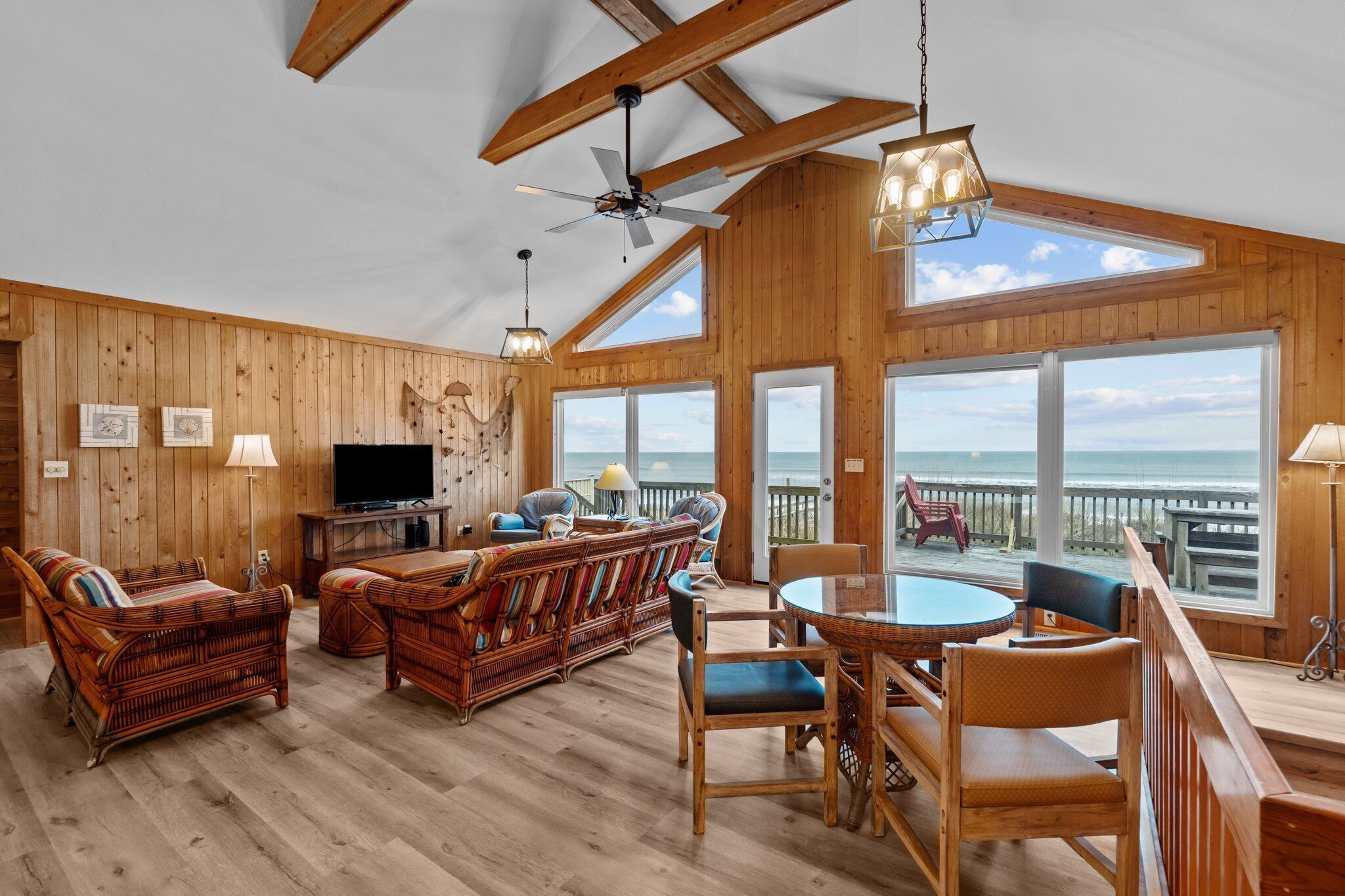 Télévision, baby-foot