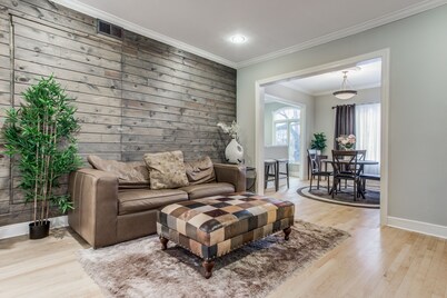 Private Oak Lawn 3BR Condo Near Turtle Creek